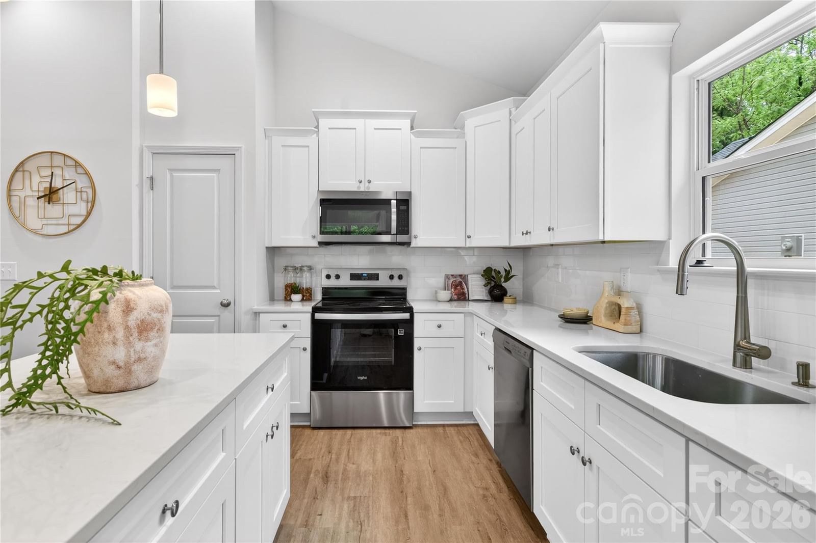 5712 Anderson Road, Charlotte, NC 28269 - Photo 2