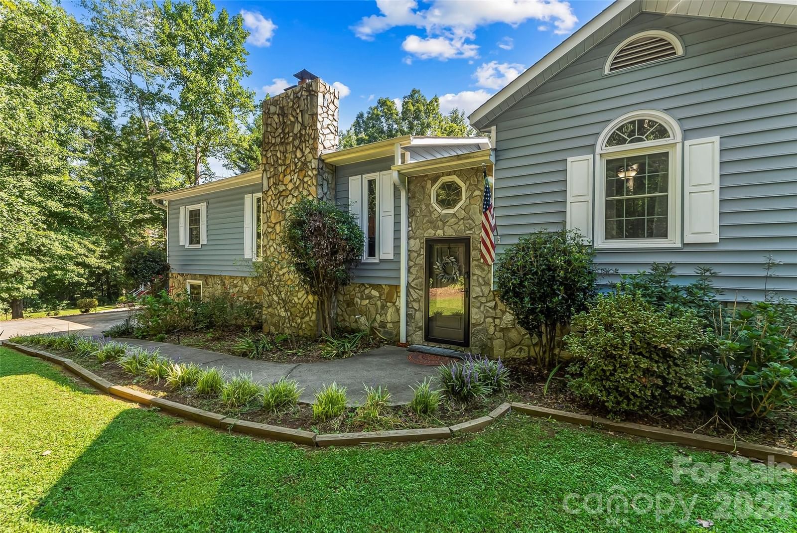 5468 Valley Run Street, Hickory, NC 28601 - Photo 2
