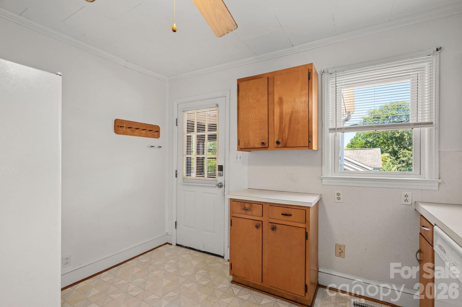1127 Thompson Avenue, Charlotte, NC 28216 - Photo 4