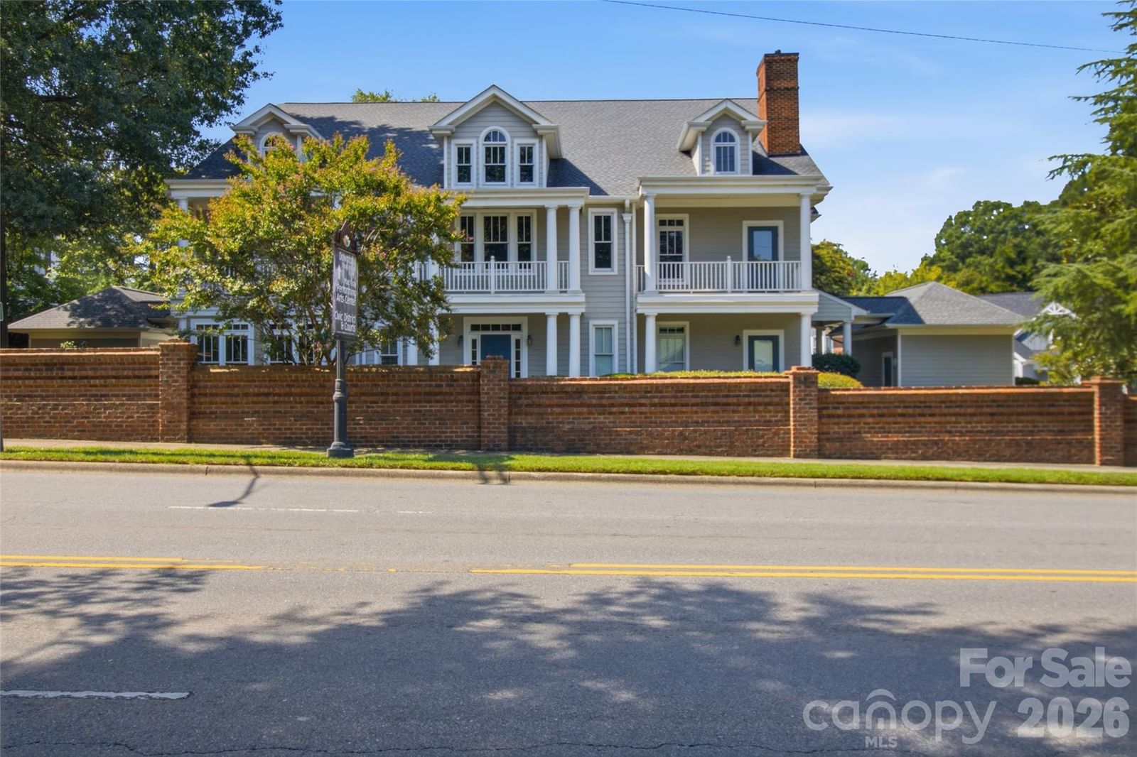 1056 The Glen Street, Statesville, NC 28677