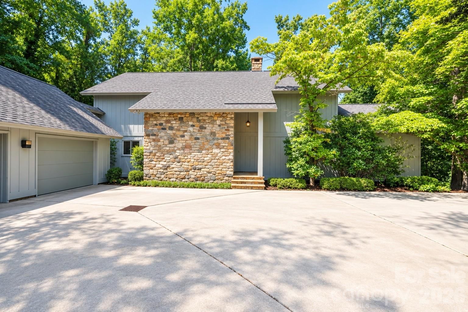 955 19th Avenue, Hickory, NC 28601 - Photo 2