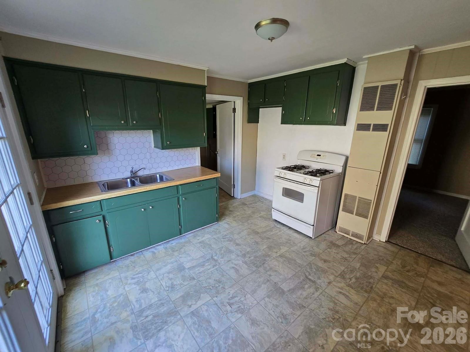 1404 Rosewood Lane, Gastonia, NC 28052 - Photo 4