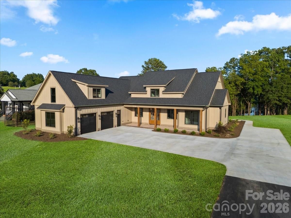 15194 Cove Point Lane #1, Norwood, NC 28128