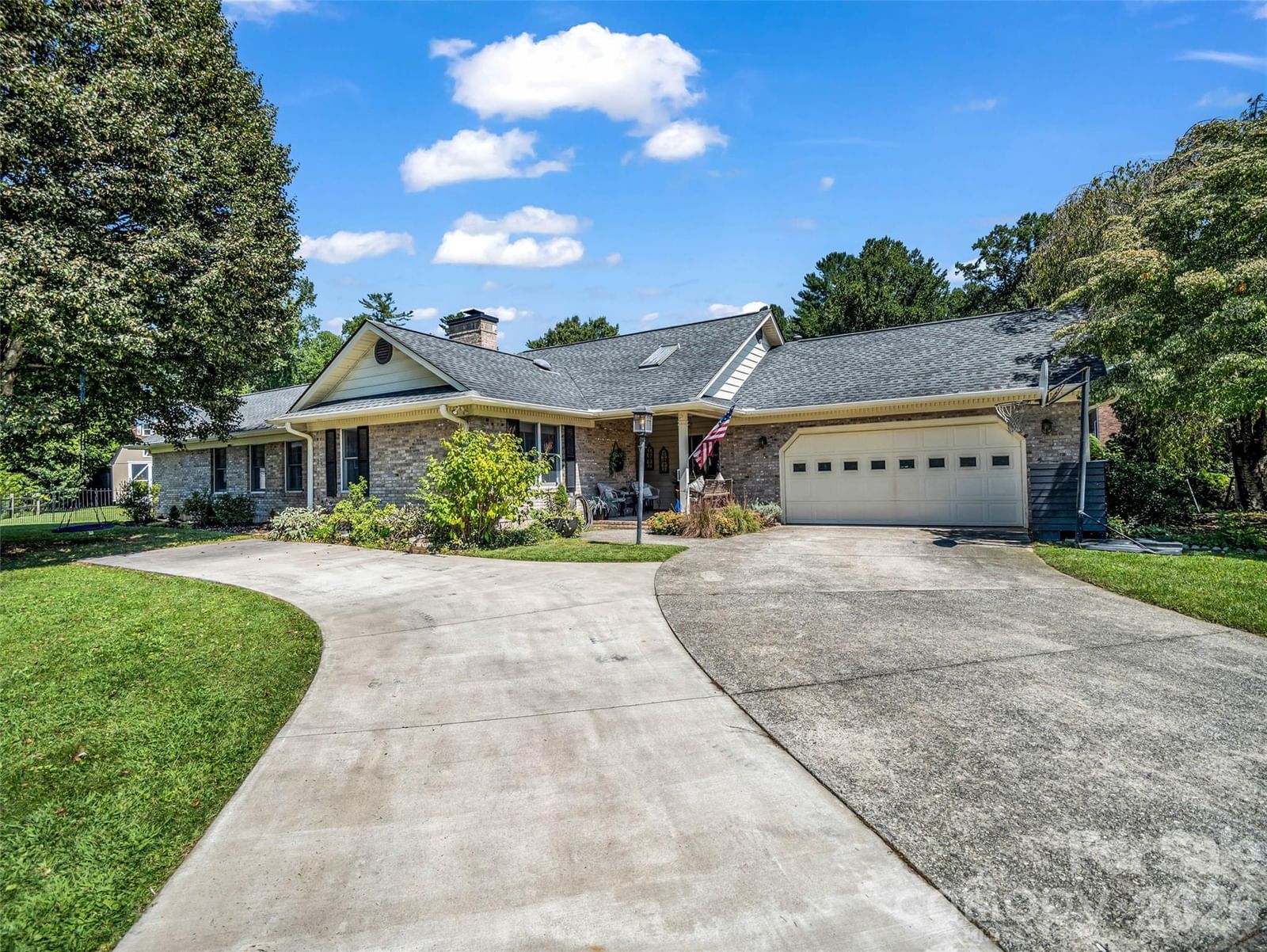 2365 Rosemont Court, Hendersonville, NC 28791 - Photo 2