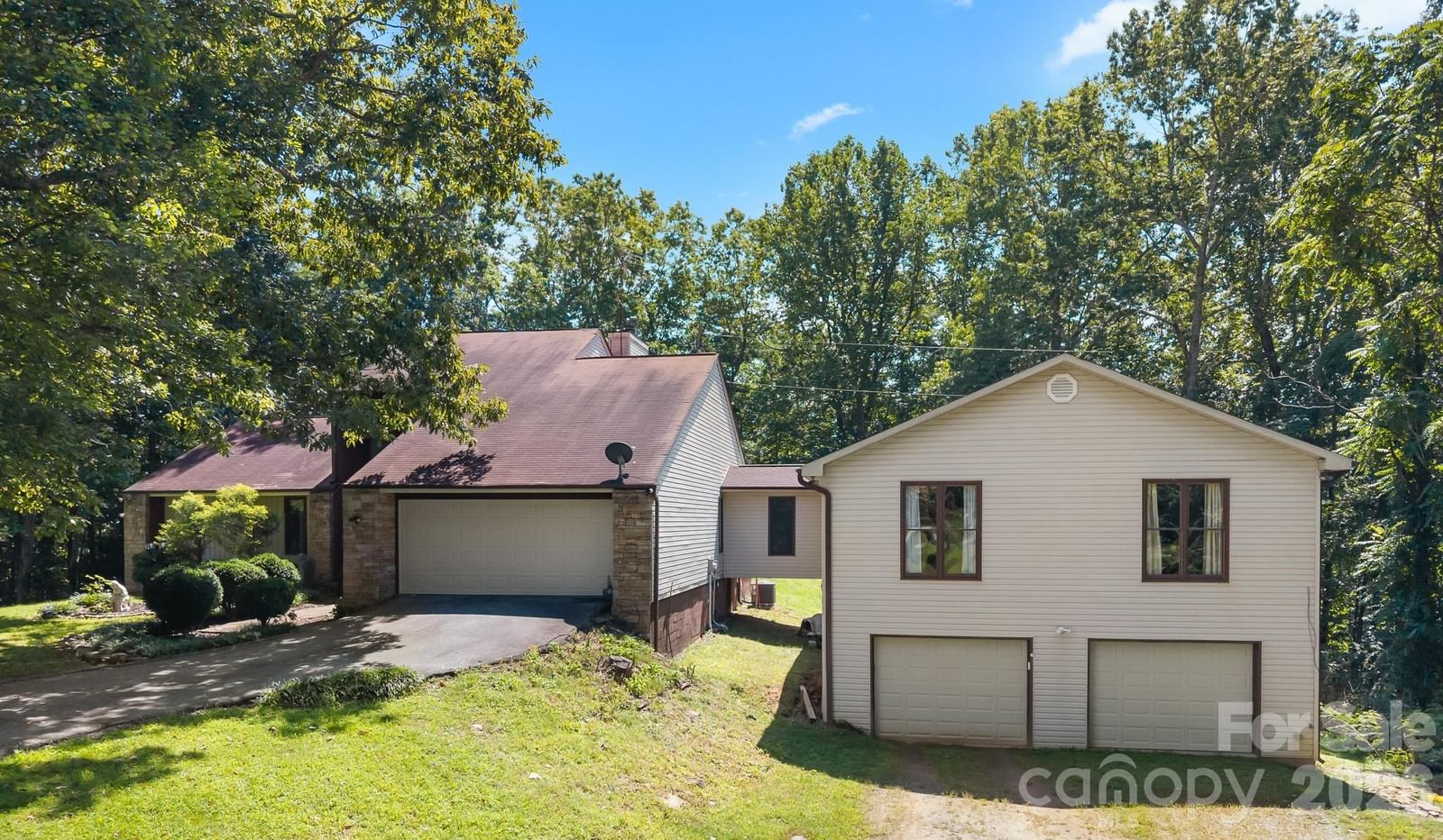 40 Country Bear Lane, Flat Rock, NC 28731