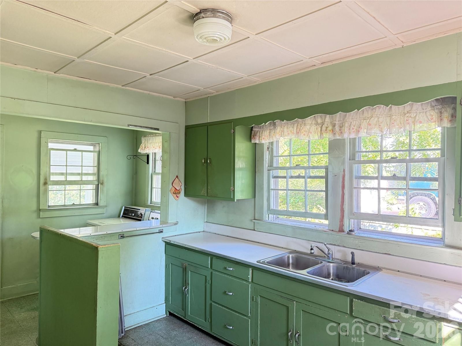 1650 Berkley Street, Lenoir, NC 28645 - Photo 2
