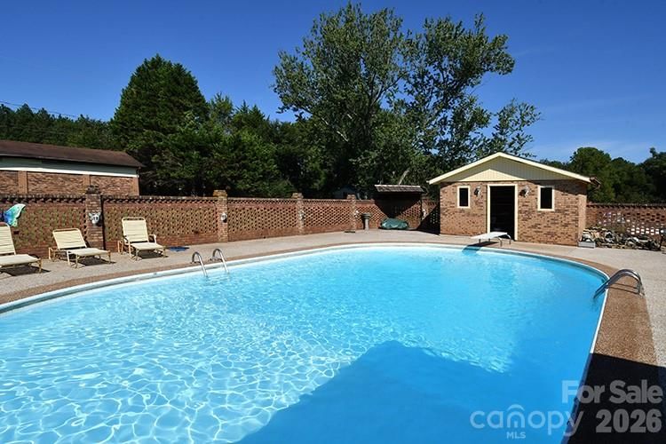2525 Teague Street, Lincolnton, NC 28092 - Photo 2