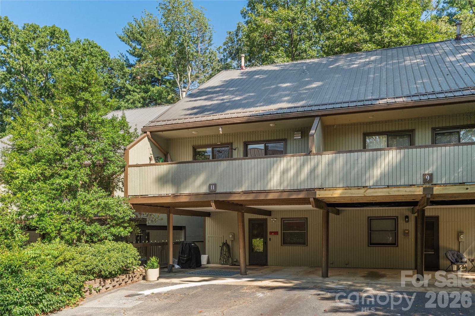 11 Maple Ridge Lane, Asheville, NC 28806