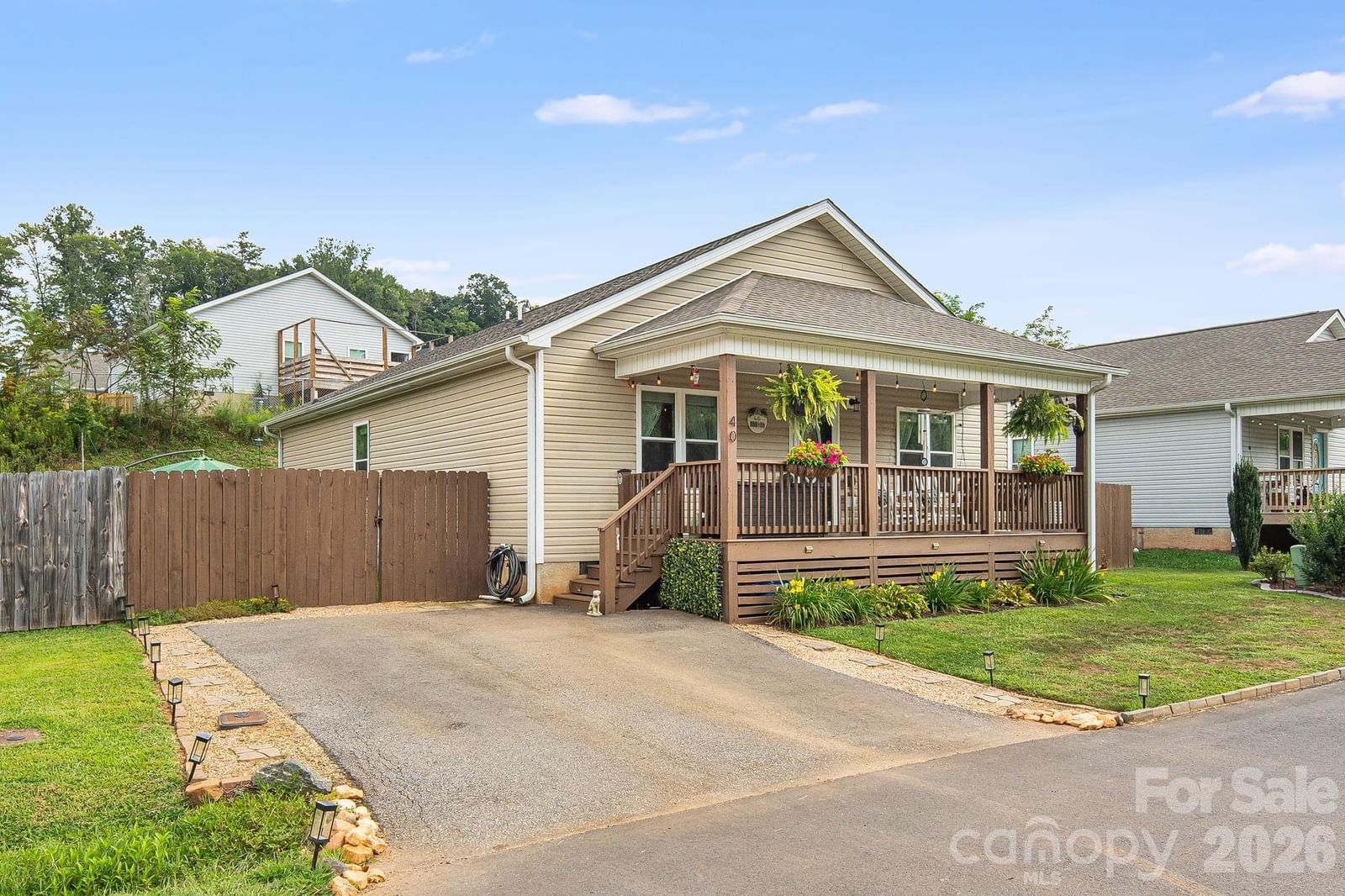 40 Quinn Hill Lane, Mars Hill, NC 28754 - Photo 2