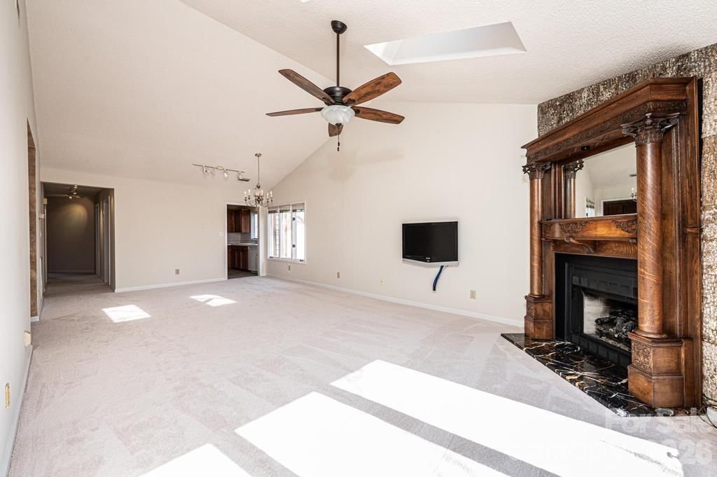 2231 6th Street #16, Hickory, NC 28601 - Photo 3