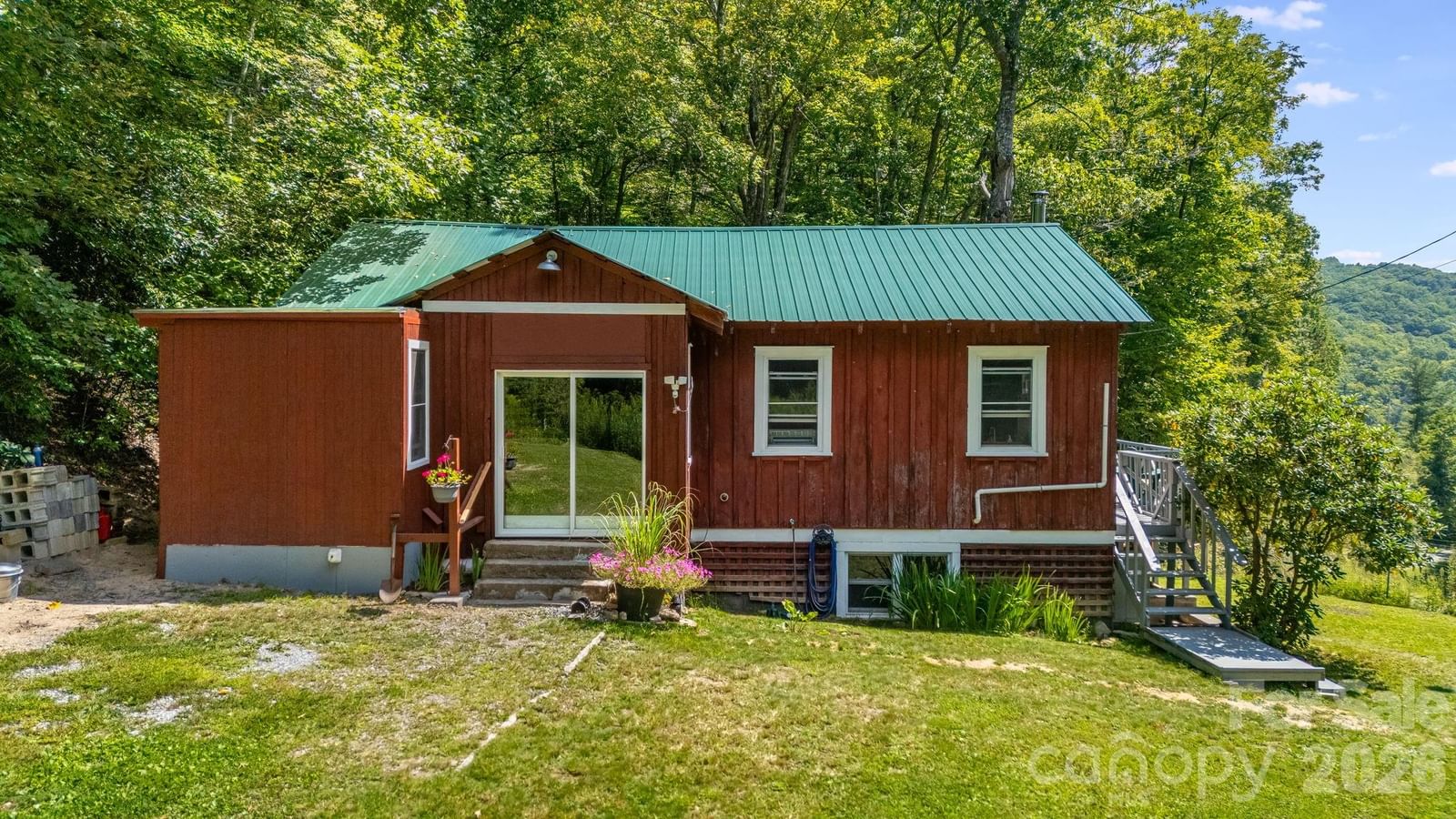 1712 Little Creek Road, Hot Springs, NC 28743