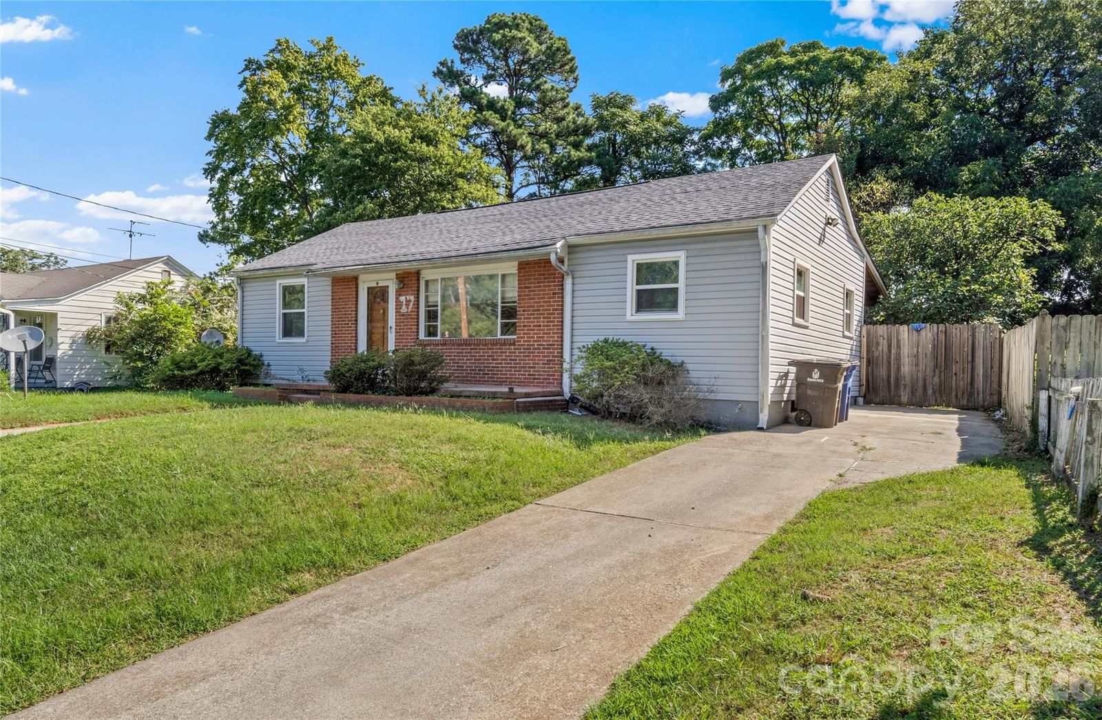17 Edgewood View Lane, Winston Salem, NC 27127 - Photo 2