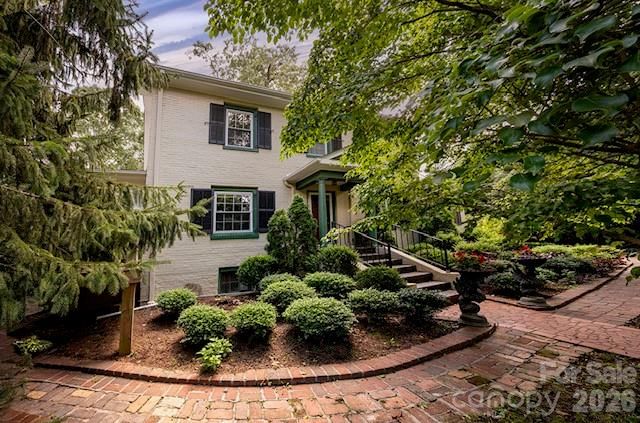303 Country Club Road, Asheville, NC 28804