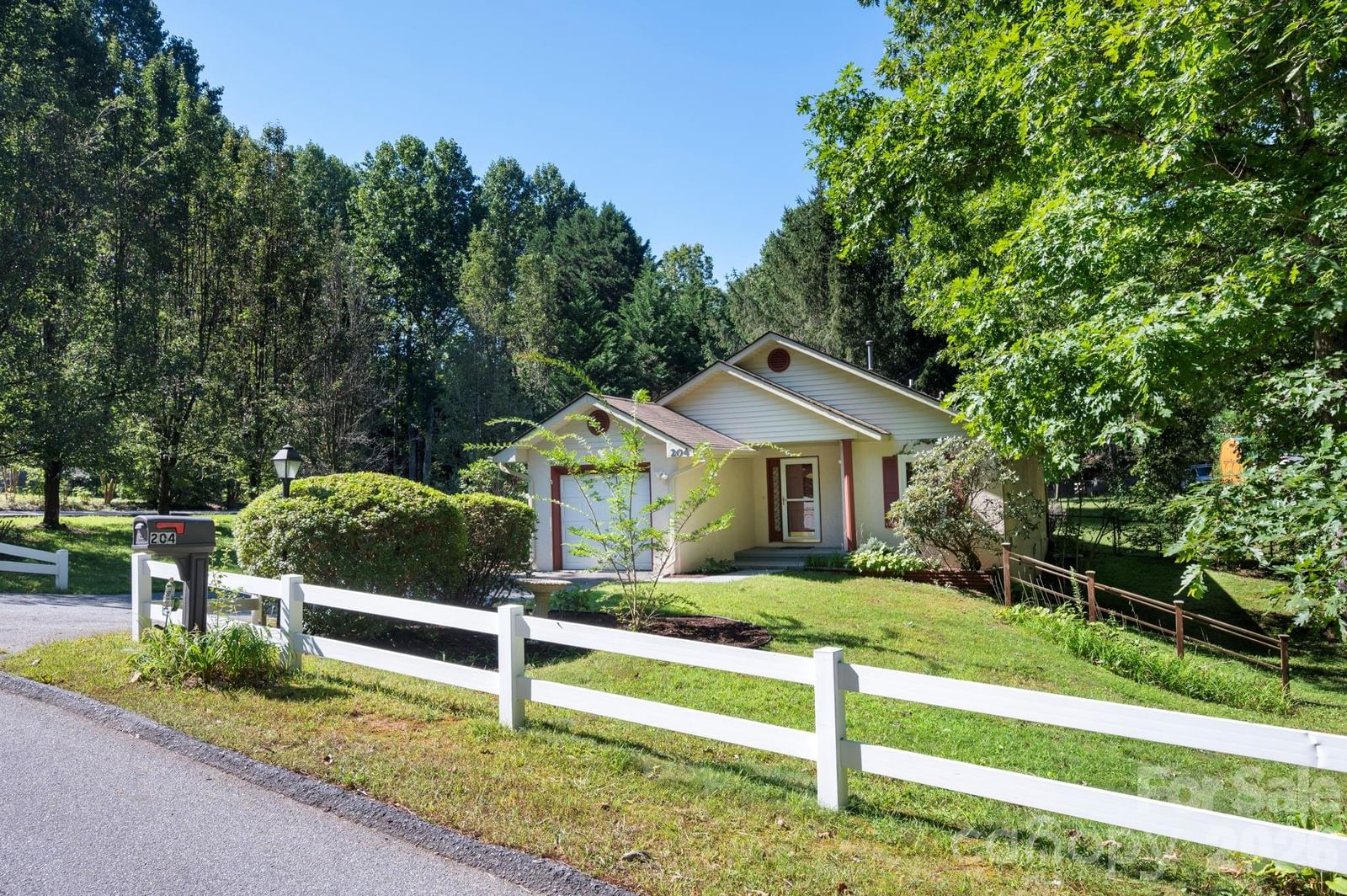 204 Cinnamon Way, Flat Rock, NC 28731 - Photo 2