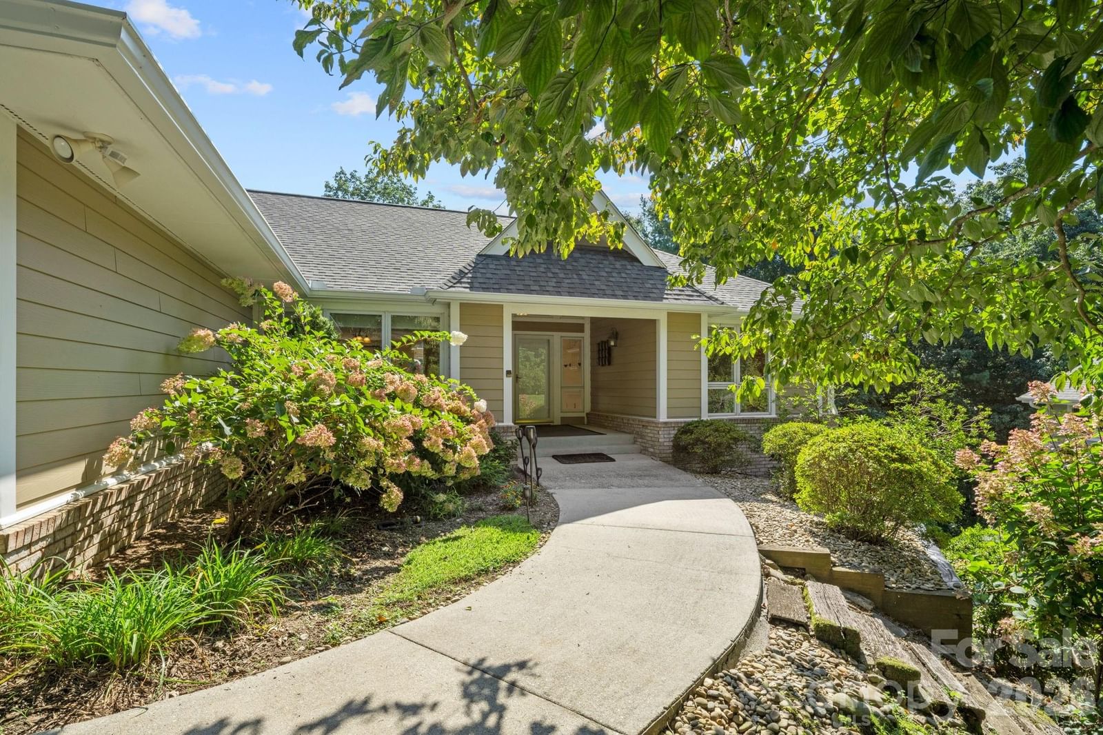 324 DAWNBROOK Drive, Flat Rock, NC 28731 - Photo 3