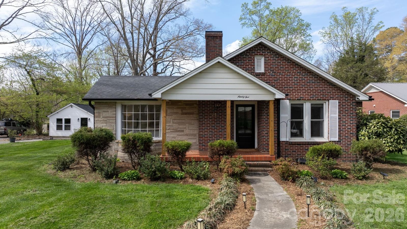 95 18th Avenue, Hickory, NC 28601