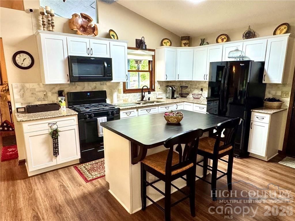 76 Whispering Pine Loop, Newland, NC 28657 - Photo 3