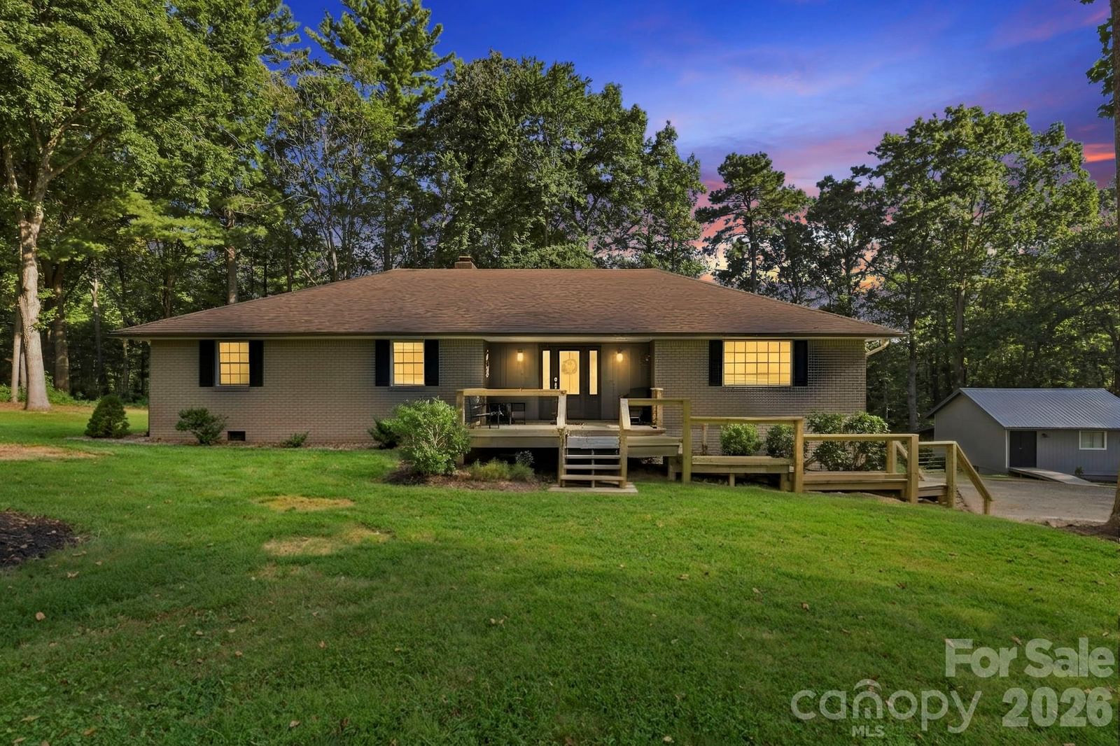 168 Country Lane, Mills River, NC 28759