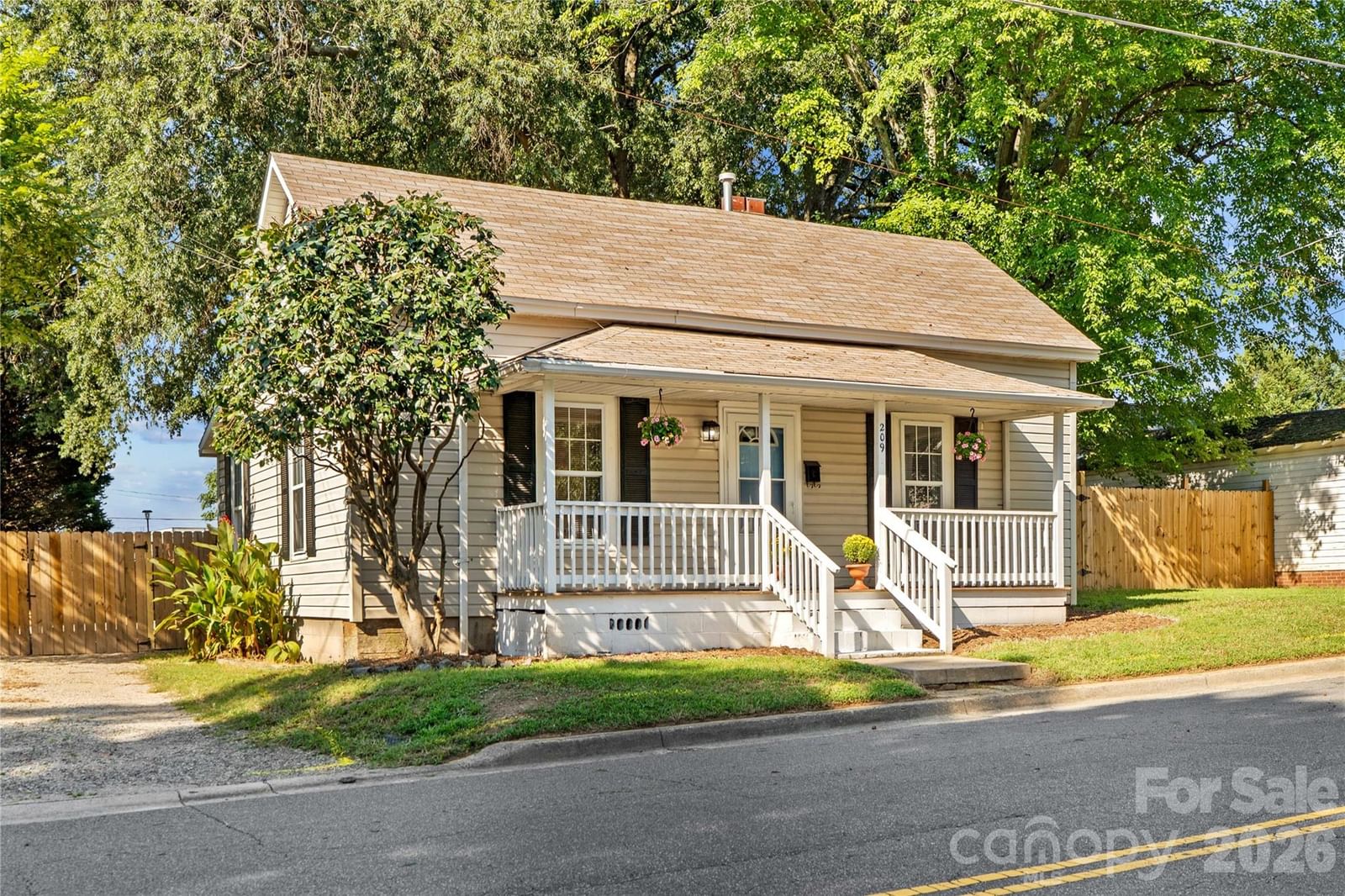209 Wilson Avenue, Mooresville, NC 28115