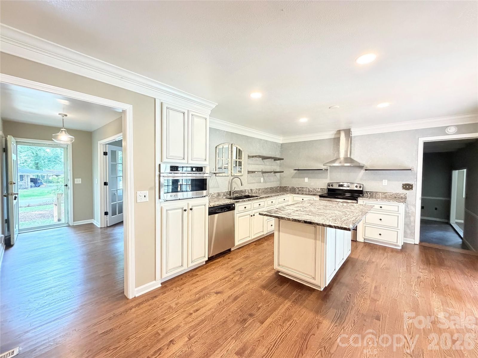 117 Robinson Avenue, Matthews, NC 28104 - Photo 2