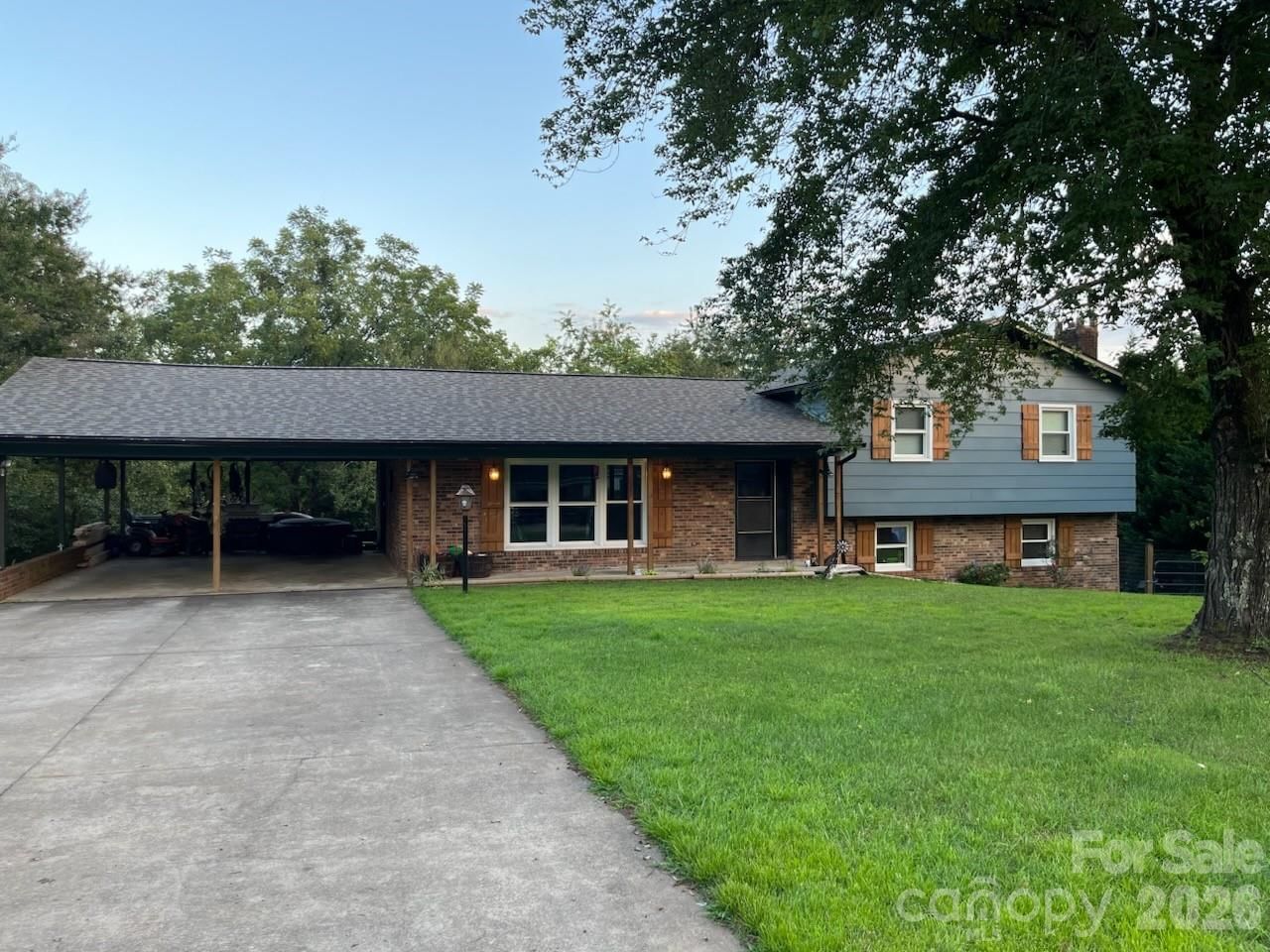 2935 Palmer Place, Hudson, NC 28638