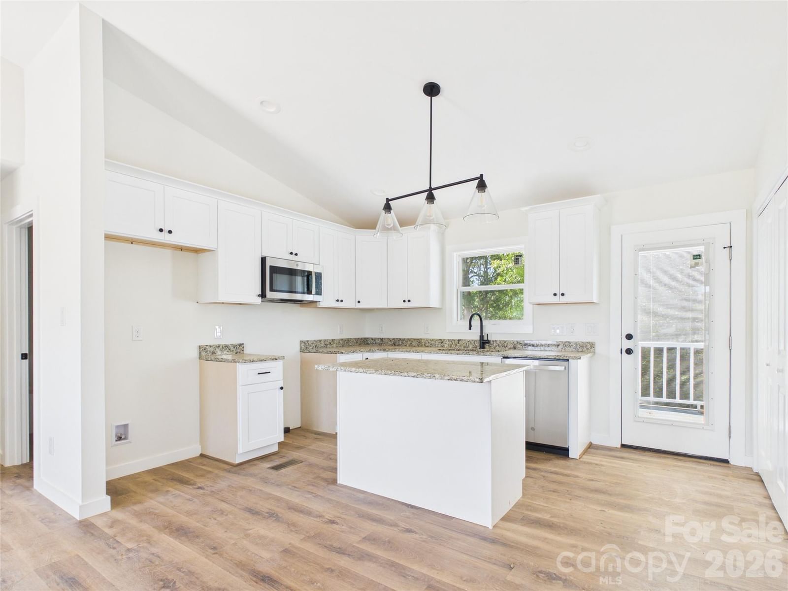 210 22nd Avenue Place, Hickory, NC 28601 - Photo 5