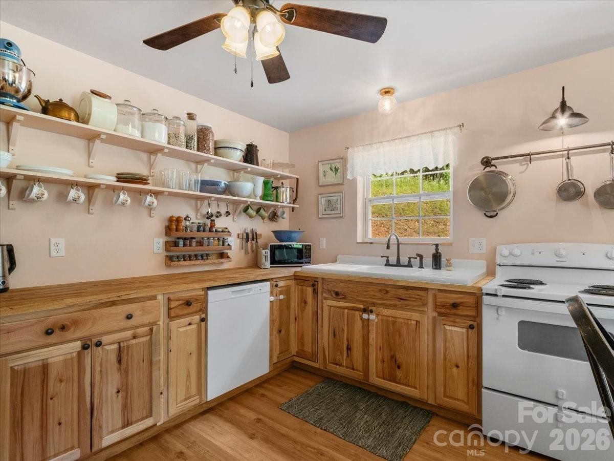 427 Hardscrabble Road, Burnsville, NC 28714 - Photo 5