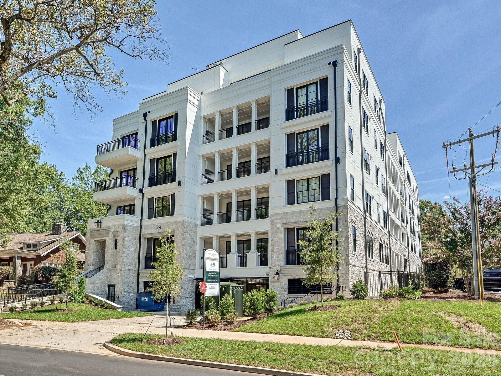 409 Queens Road #303, Charlotte, NC 28207