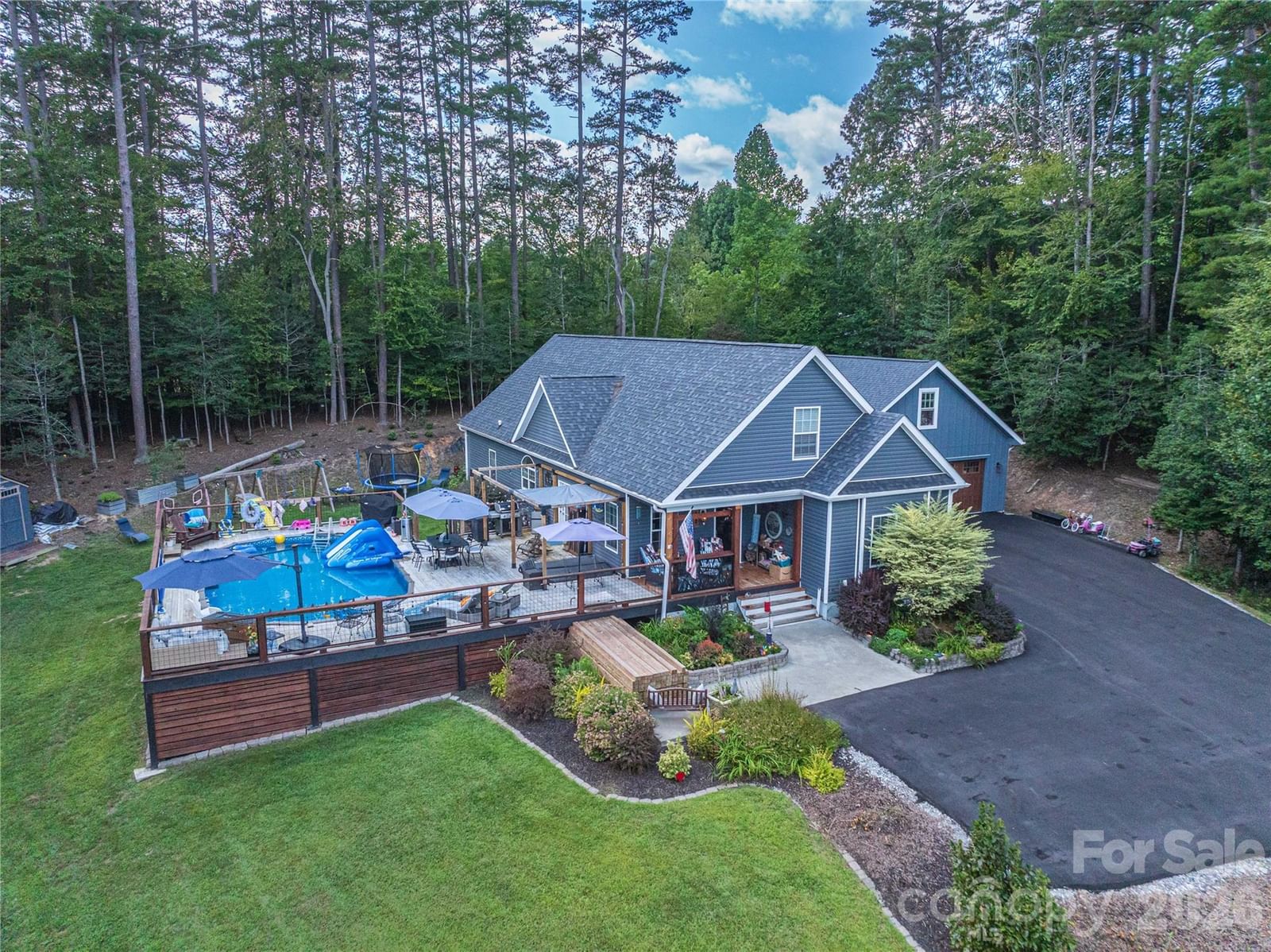 212 Sunset Ridge Drive, Etowah, NC 28729