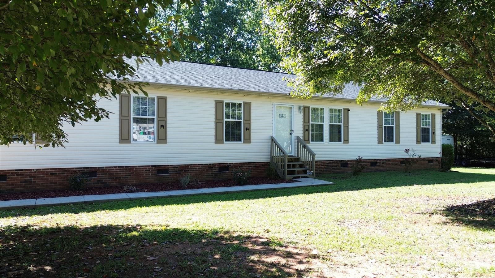 109 Grand Acres Lane, Maiden, NC 28650 - Photo 2