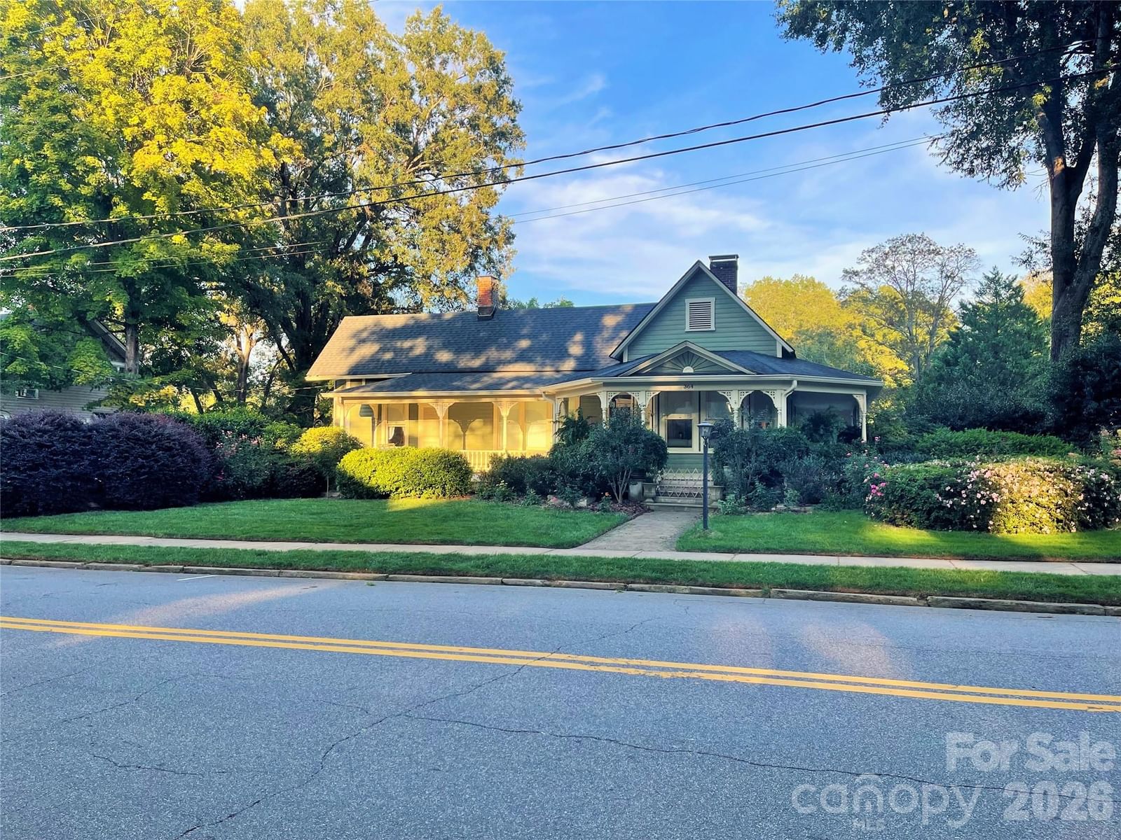 364 6th Street, Hickory, NC 28601