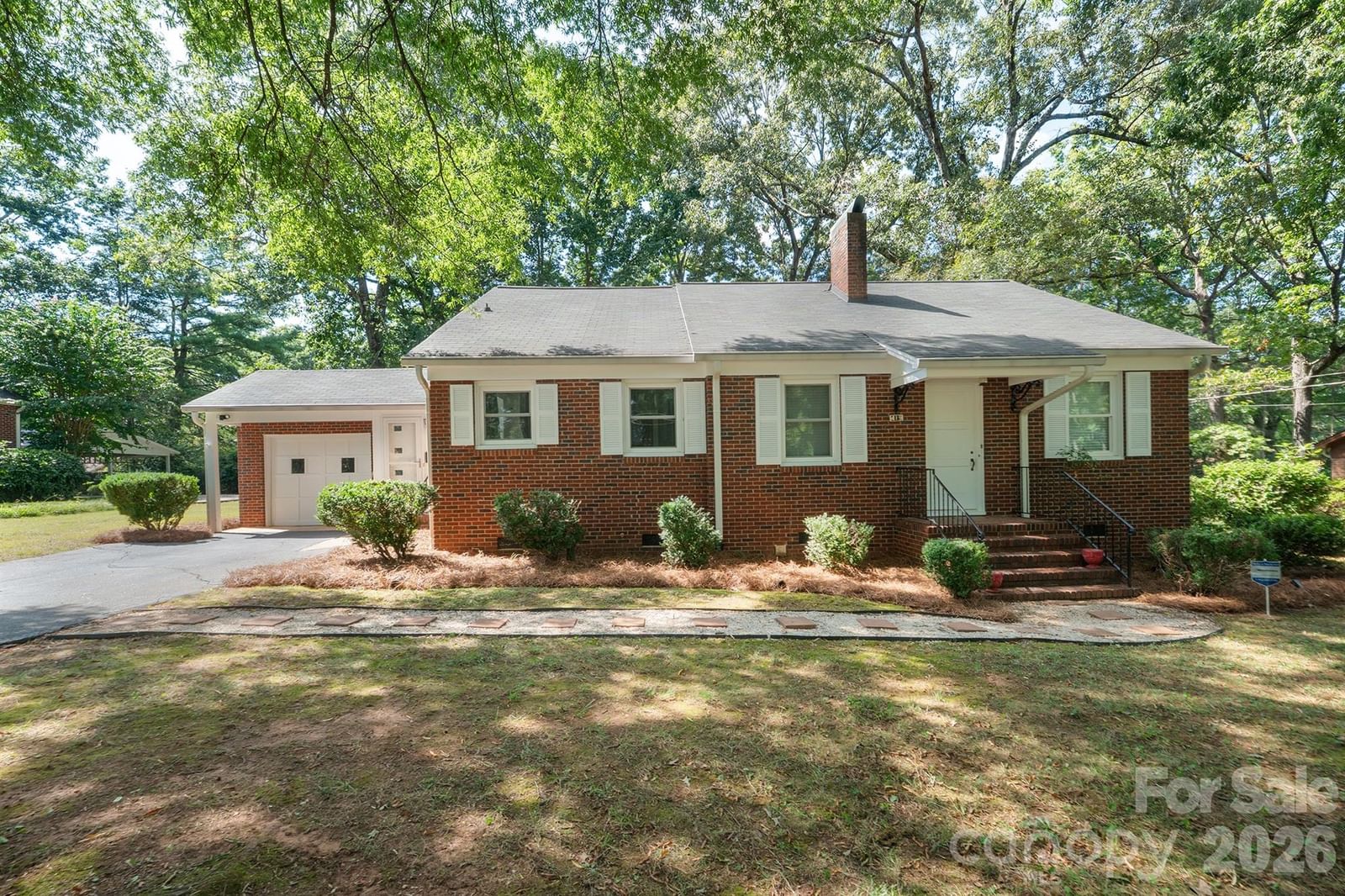 419 1st Avenue, Conover, NC 28613 - Photo 2