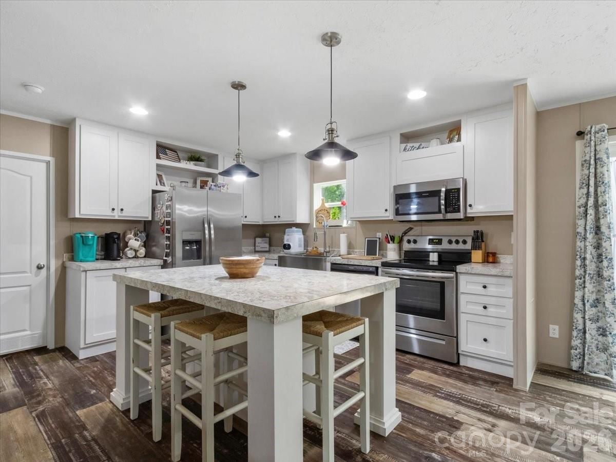 472 Laurel Heights Drive, Burnsville, NC 28714 - Photo 5