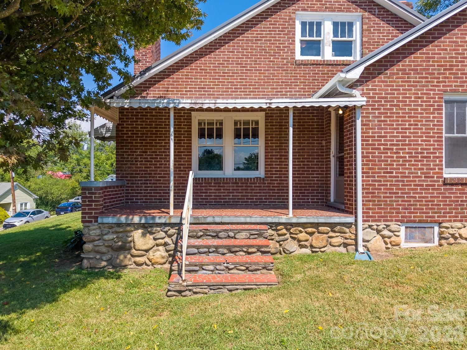 314 Trammell Avenue, Canton, NC 28716 - Photo 2