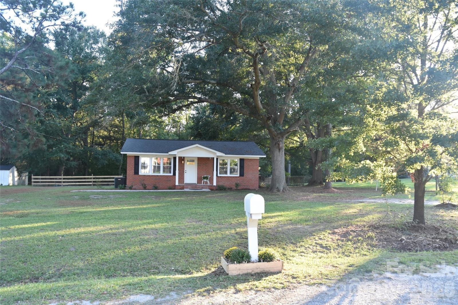 139 Robinhood Road, Hartsville, SC 29550 - Photo 2