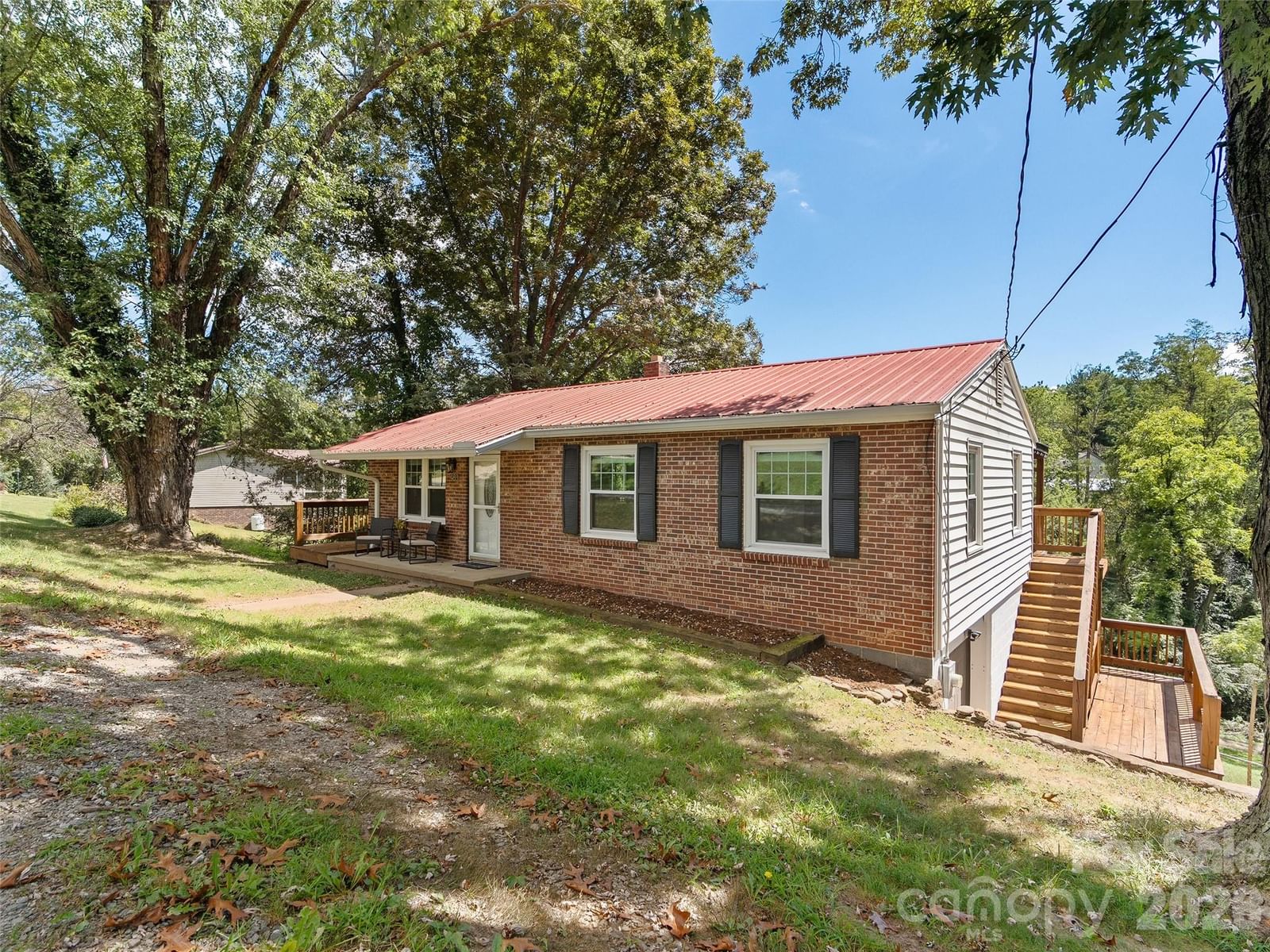 483 Thompson Street, Canton, NC 28716 - Photo 2