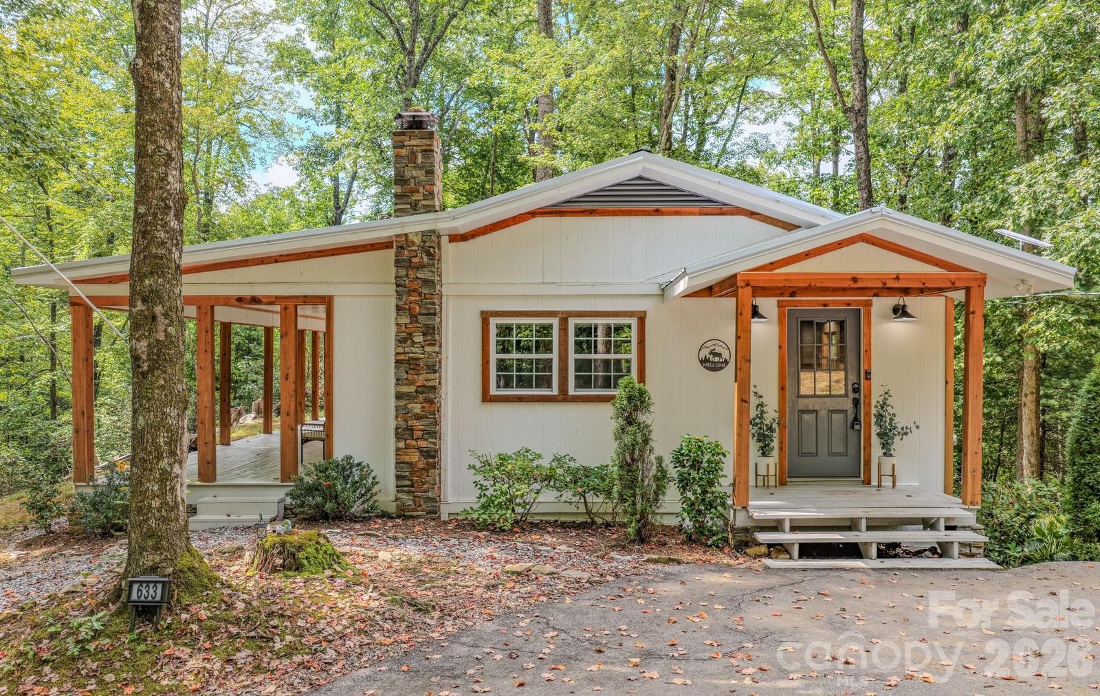 633 Kingdom Place, Zirconia, NC 28790 - Photo 2