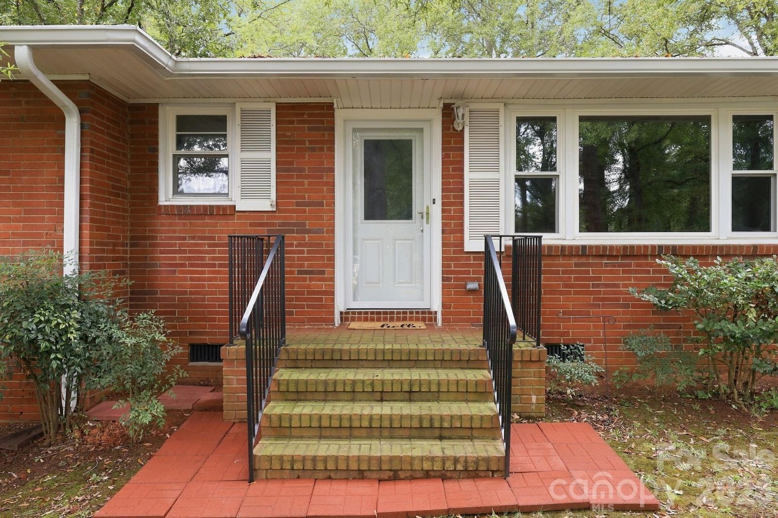 7029 Linda Lake Drive, Charlotte, NC 28215 - Photo 4