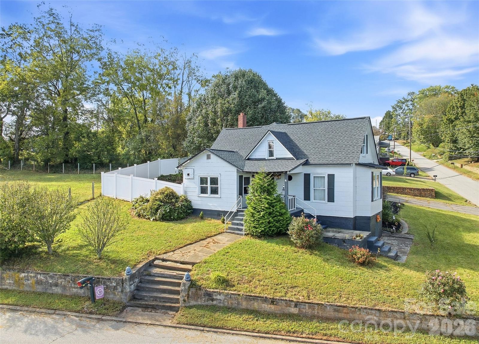 159 Ballew Street, Canton, NC 28716 - Photo 2