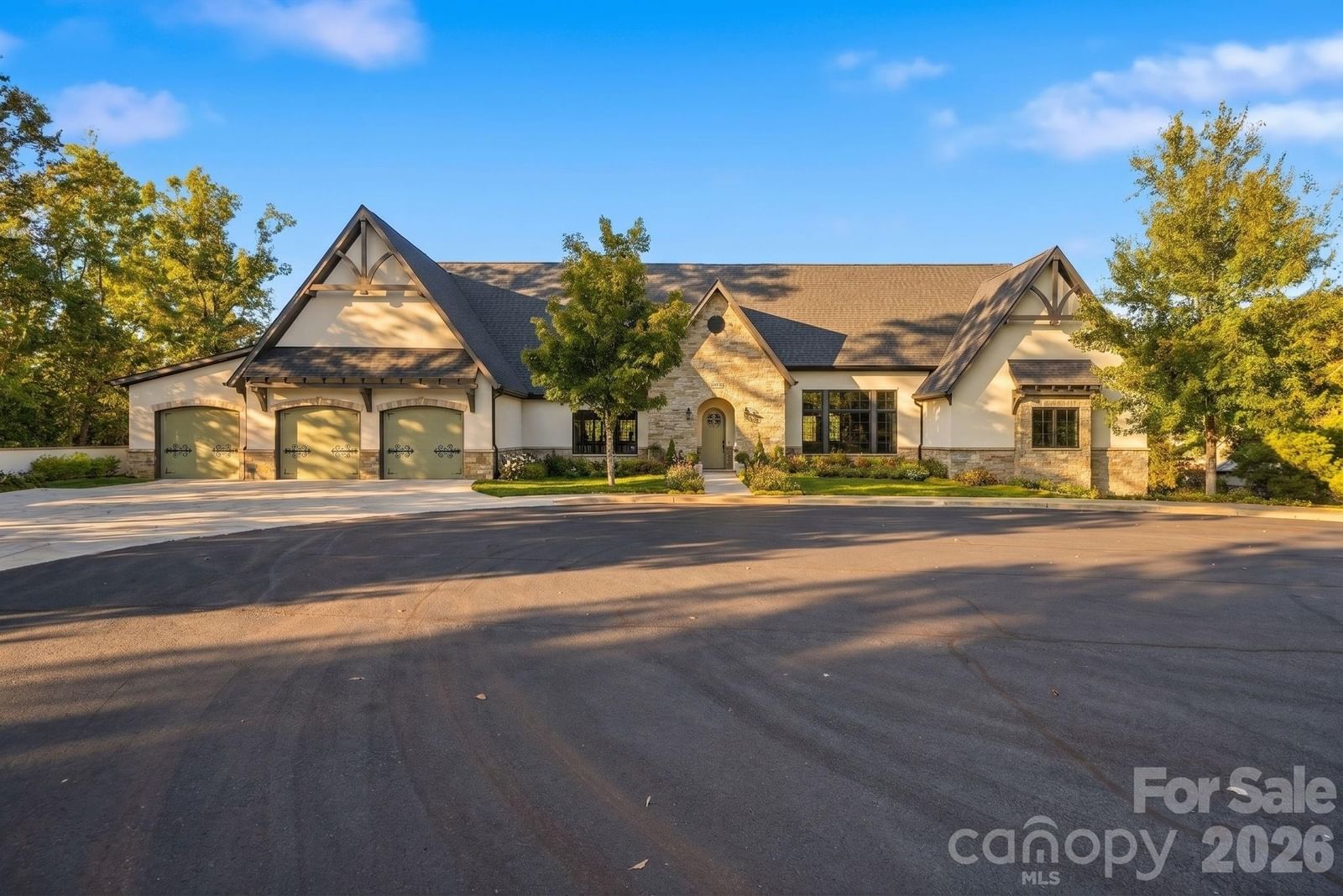 21 Evian Court, Asheville, NC 28804