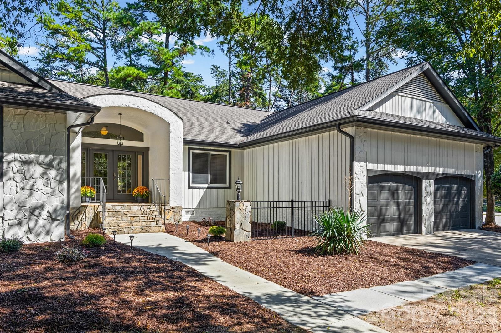 25002 Molokai Drive, Tega Cay, SC 29708 - Photo 2