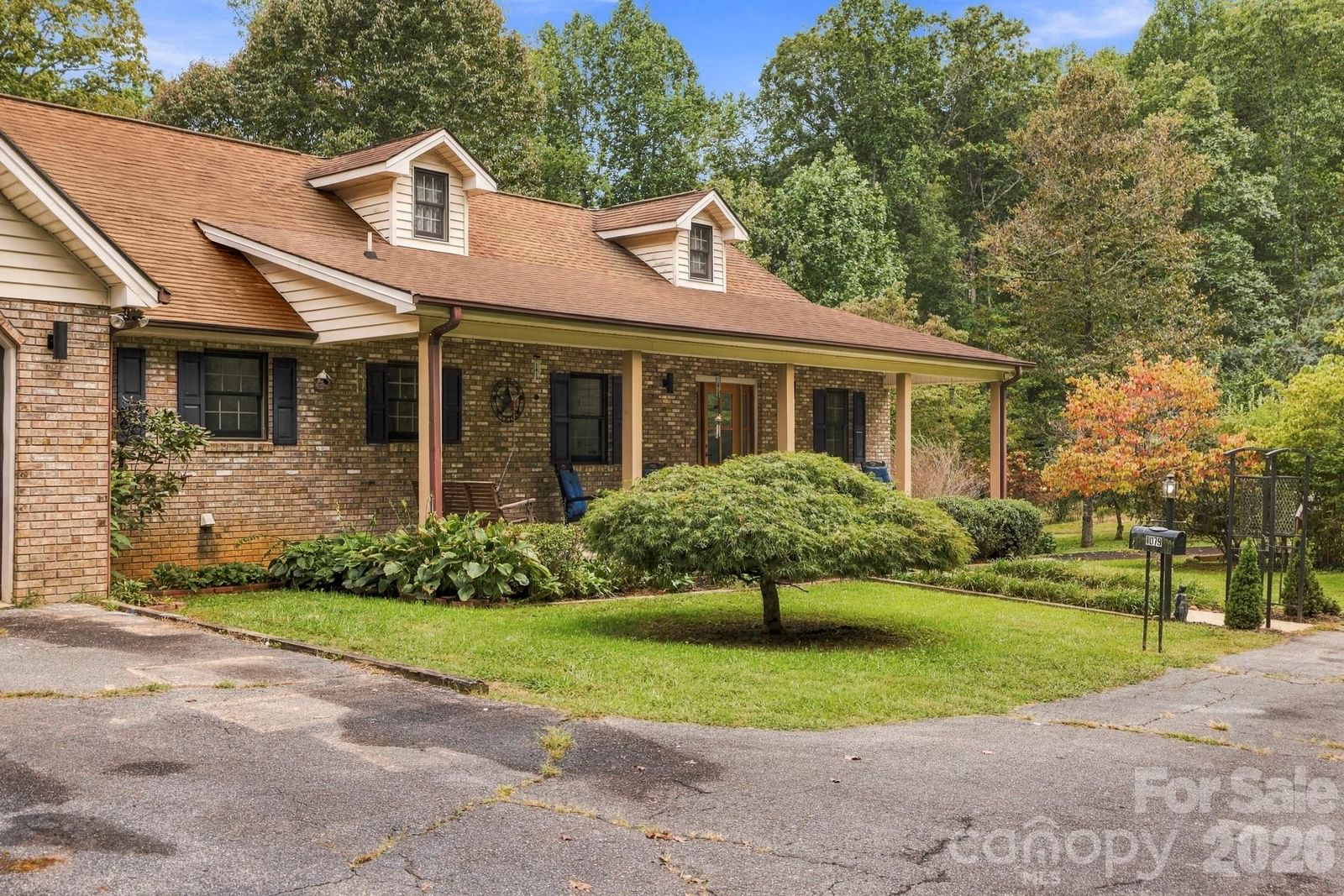 1079 Dupont Road, Hendersonville, NC 28739 - Photo 2