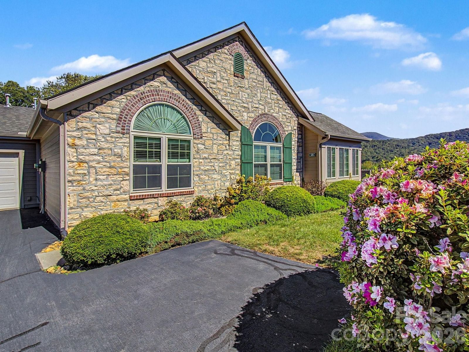 58 Outlook Circle, Swannanoa, NC 28778