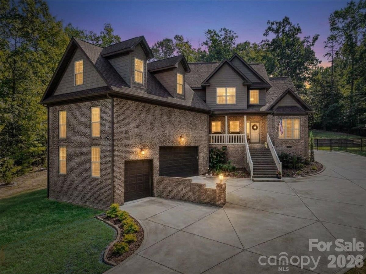 330 Woodland Glen Road, Clover, SC 29710