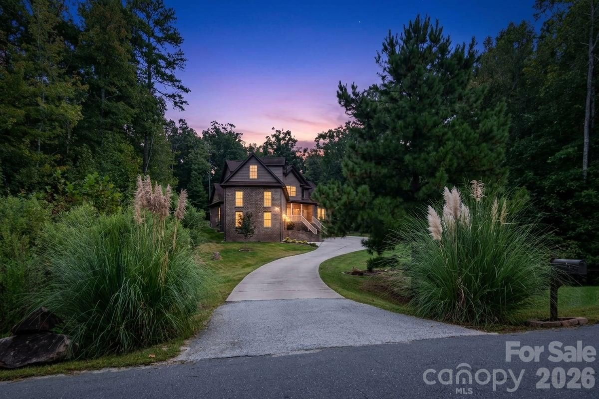 330 Woodland Glen Road, Clover, SC 29710 - Photo 2