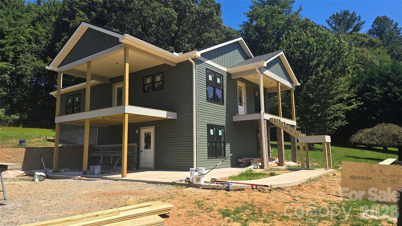 205 Forest Bend Drive, Horse Shoe, NC 28742