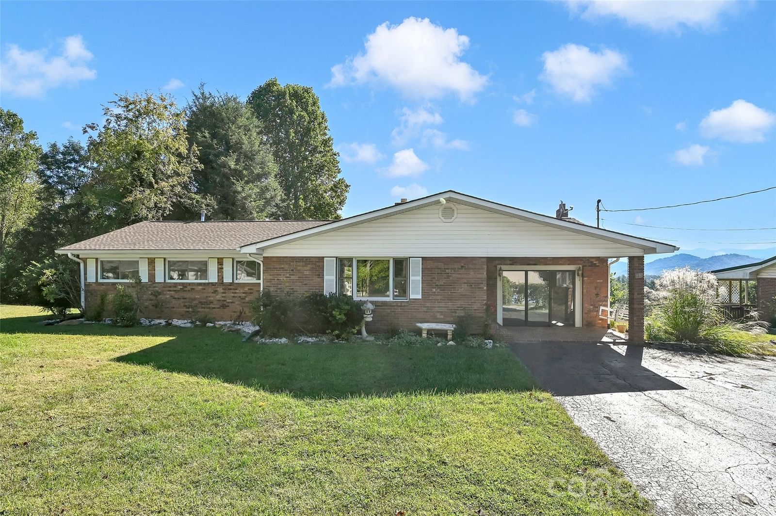 111 Woodland Drive, Mars Hill, NC 28754