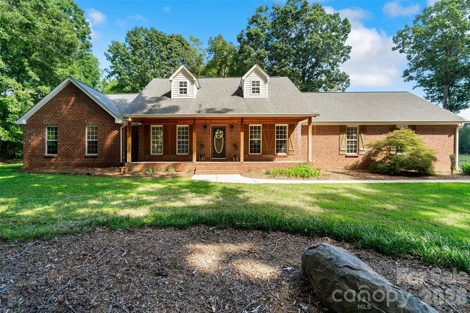 996 Beamguard Road, Clover, SC 29710 - Photo 2