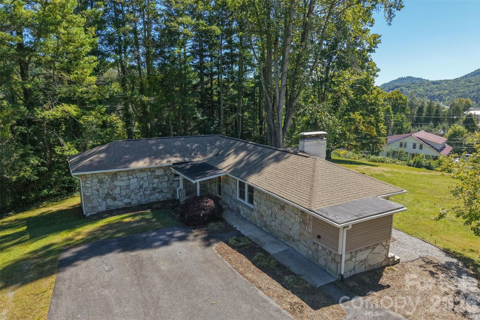 390 Sokassa Road, Newland, NC 28657 - Photo 3