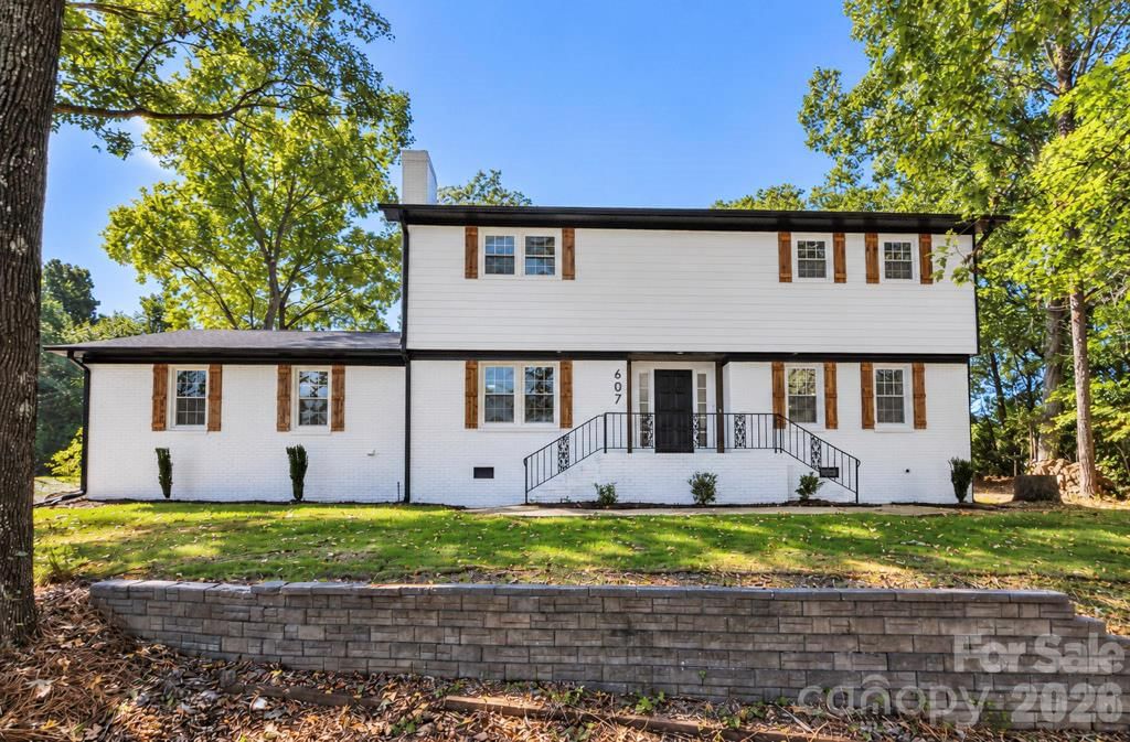 607 Willow Lane, Harrisburg, NC 28075